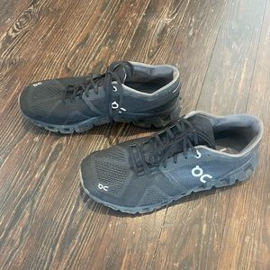 On Clouds Size 8.5 All Black